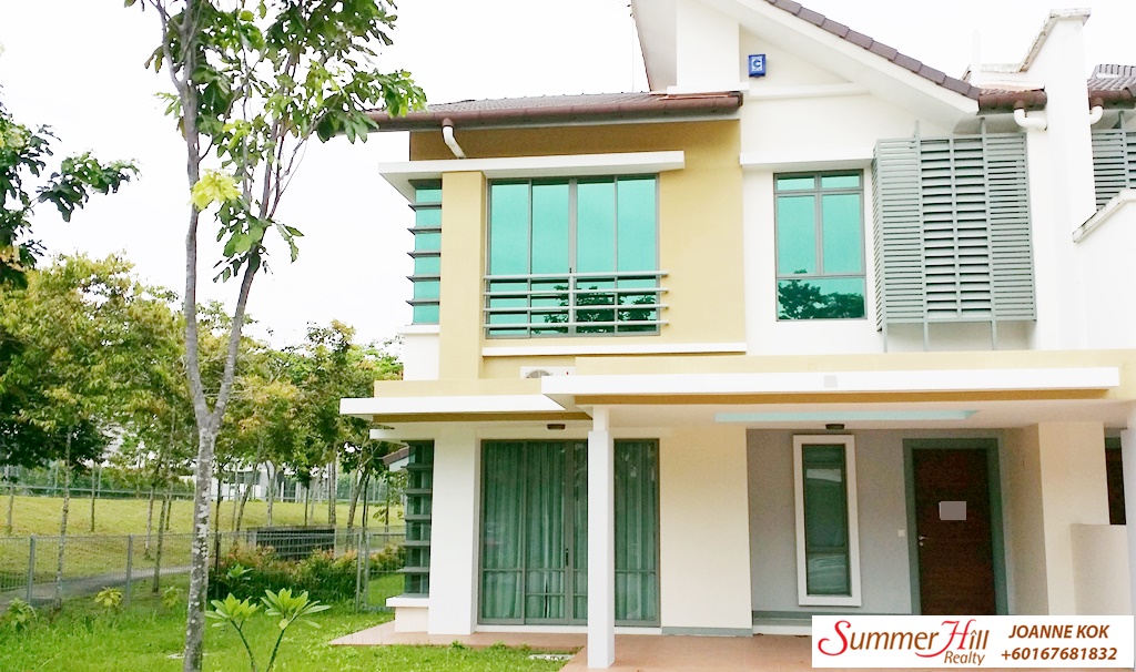 East Ledang Phase 1 End Lot Linkhouse with Garden