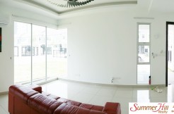 Renovated Corner Linkhouse for Rent